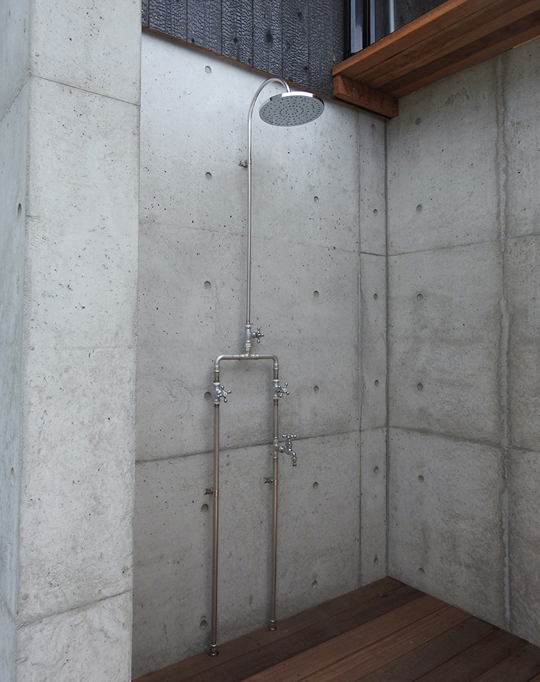 屋外シャワールームス